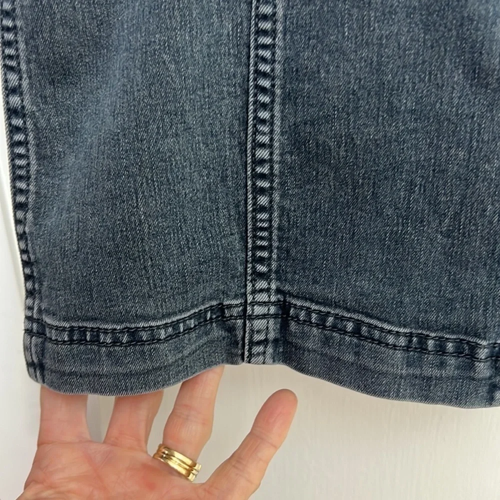 Free People Westminster blue denim skirt Back zipper See measurements